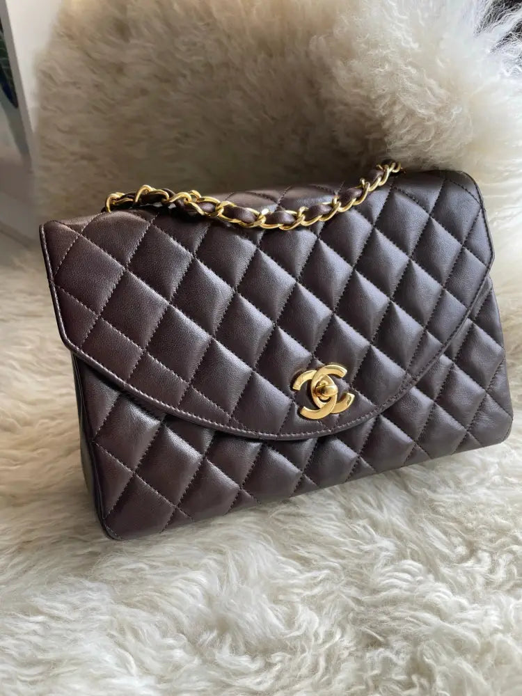 Chanel Brown Quilted Lambskin Half Moon Flap Gold Hardware como