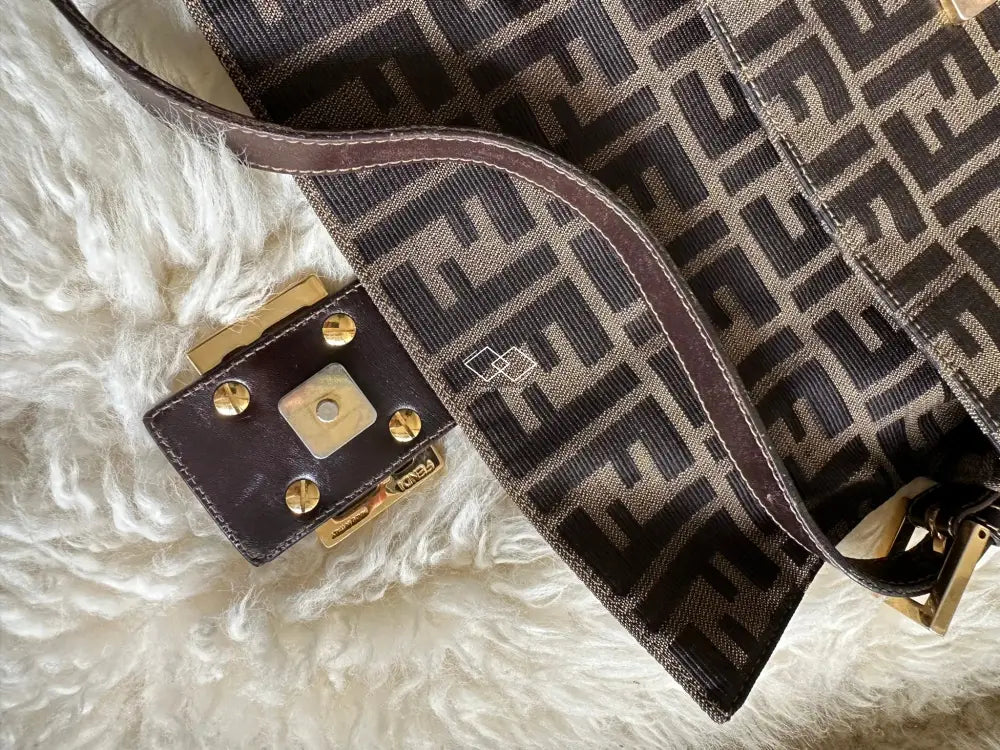 Fendi Classic Zucca Baguette Ghw