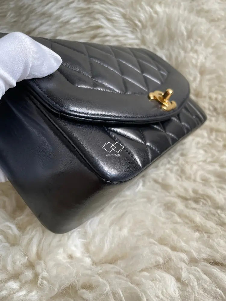 Chanel Black Quilted Lambskin Diana Flap Small Q6B0MW1IK1178