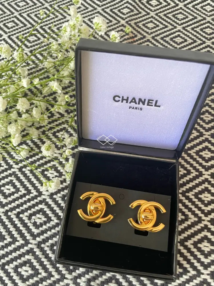 Chanel 95A Turnlock Clip On Earrings (S)