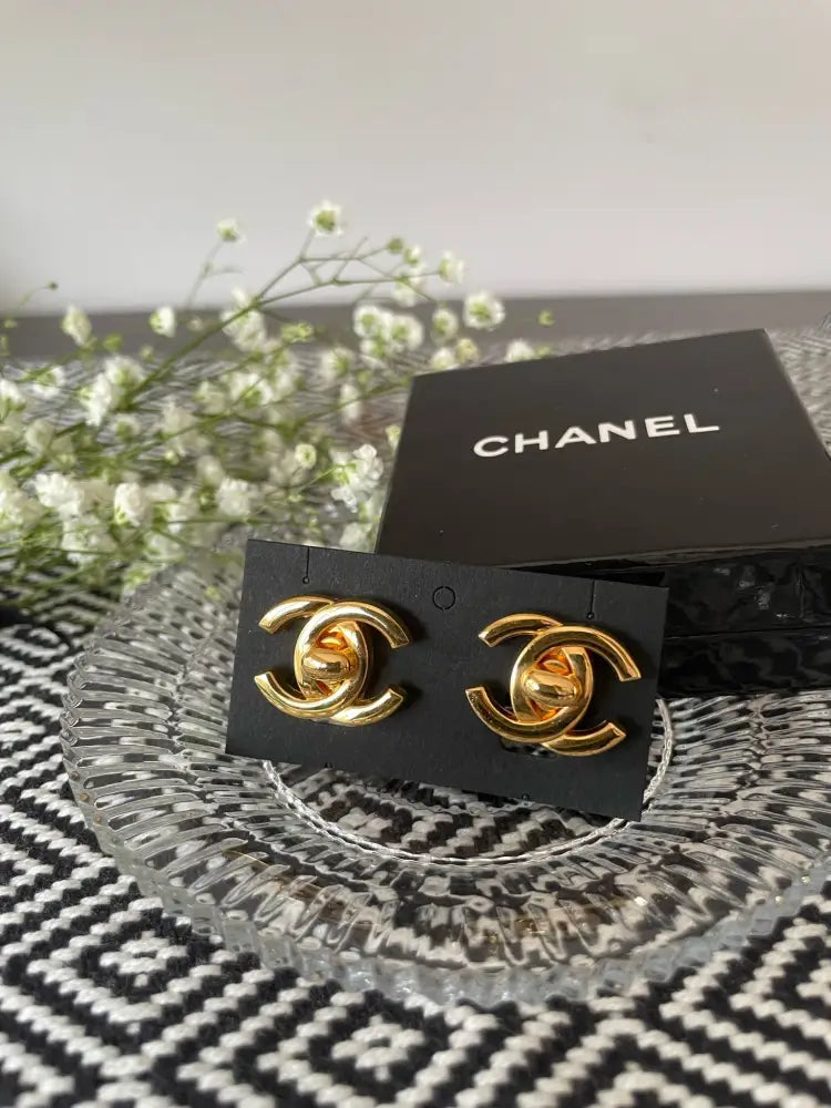 Chanel 95A Turnlock Clip On Earrings (S)