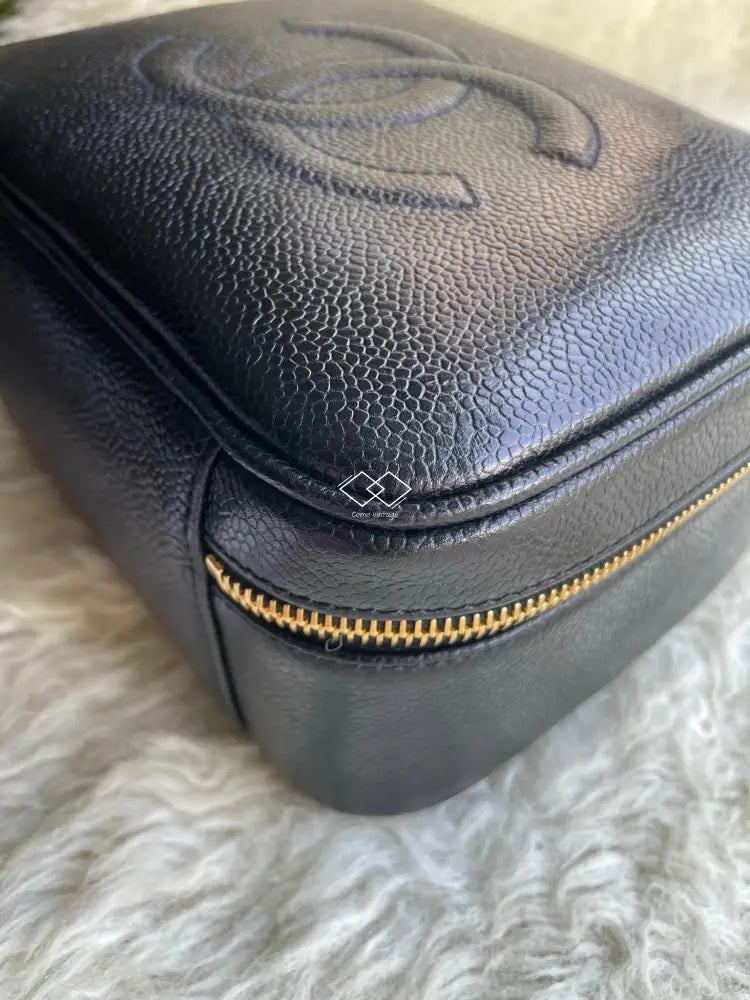 Chanel Black Vanity Case Caviar Gold Hardware – como-vintage