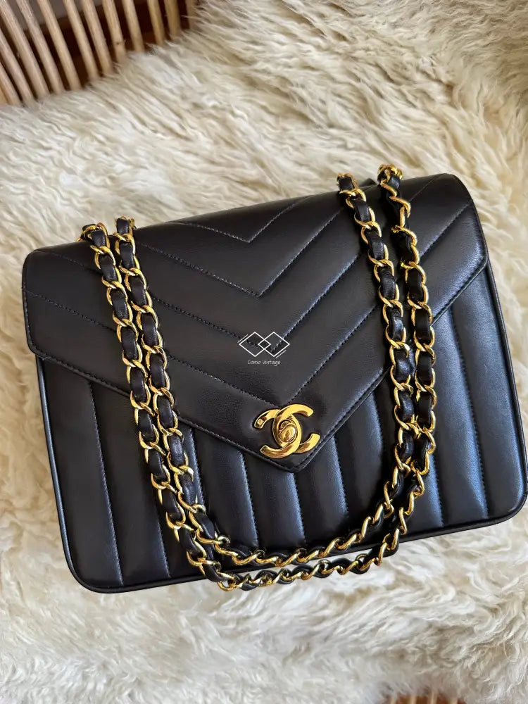 Chanel Chevron Classic Medium Flap Black Lambskin Vintage 24k Gold