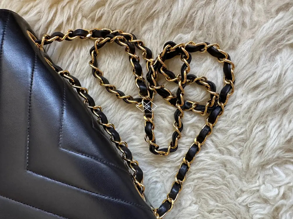 Chanel Timeless black chevron leather bag 80s - Katheley's