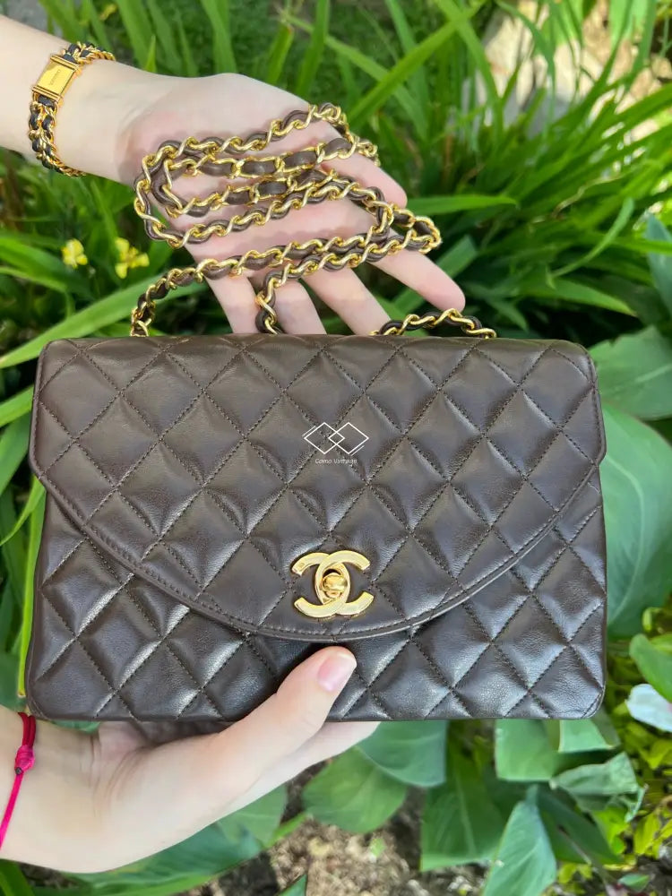 Buy CHANEL Classic Medium Double Flap 21A Light Brown/Caramel Quilted  Caviar with light gold hardware – REDELUXE