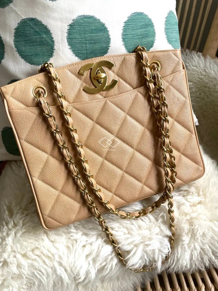 chanel handbag quilted chain purse