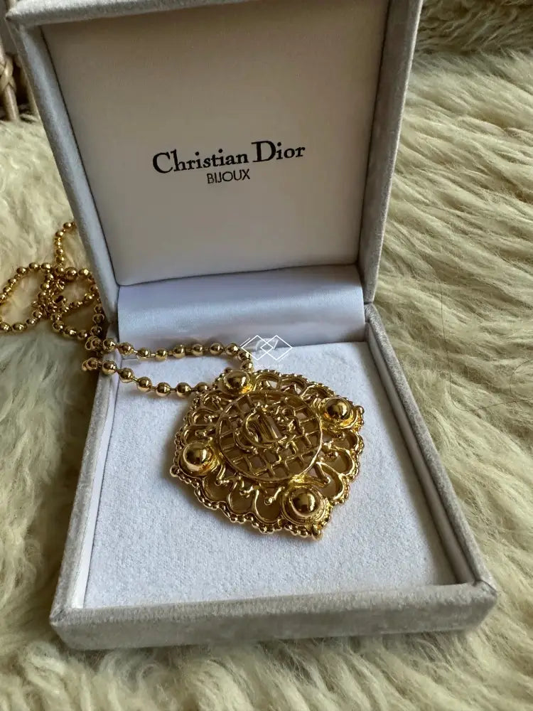 Christian dior gold shop necklace