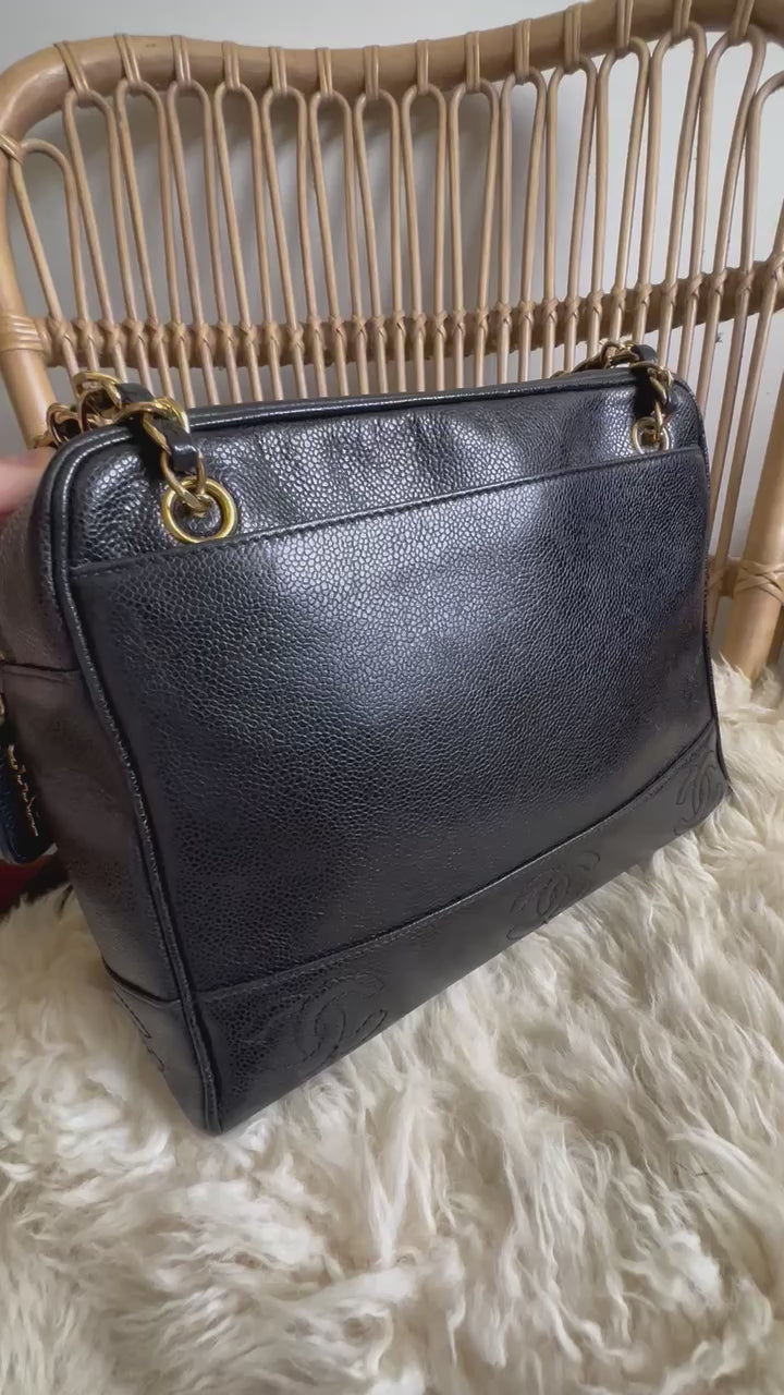 ( Sold ) CHANEL Classic CHUNKY CC Turnlock 11 Almost Jumbo Tote Bag &  Shiny 24k Gold Hardware. Excellent Vintage Condition !